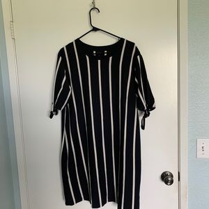 Black and white dress with ties on sleeves